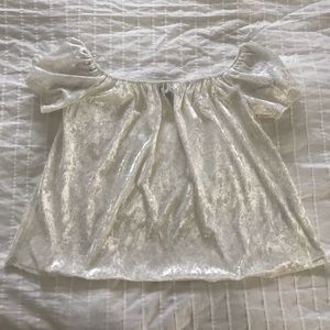 OFF THE SHOULDER VELVET TOP
